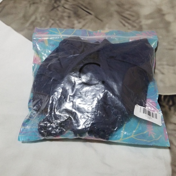 Bikini - Picture 4 of 4